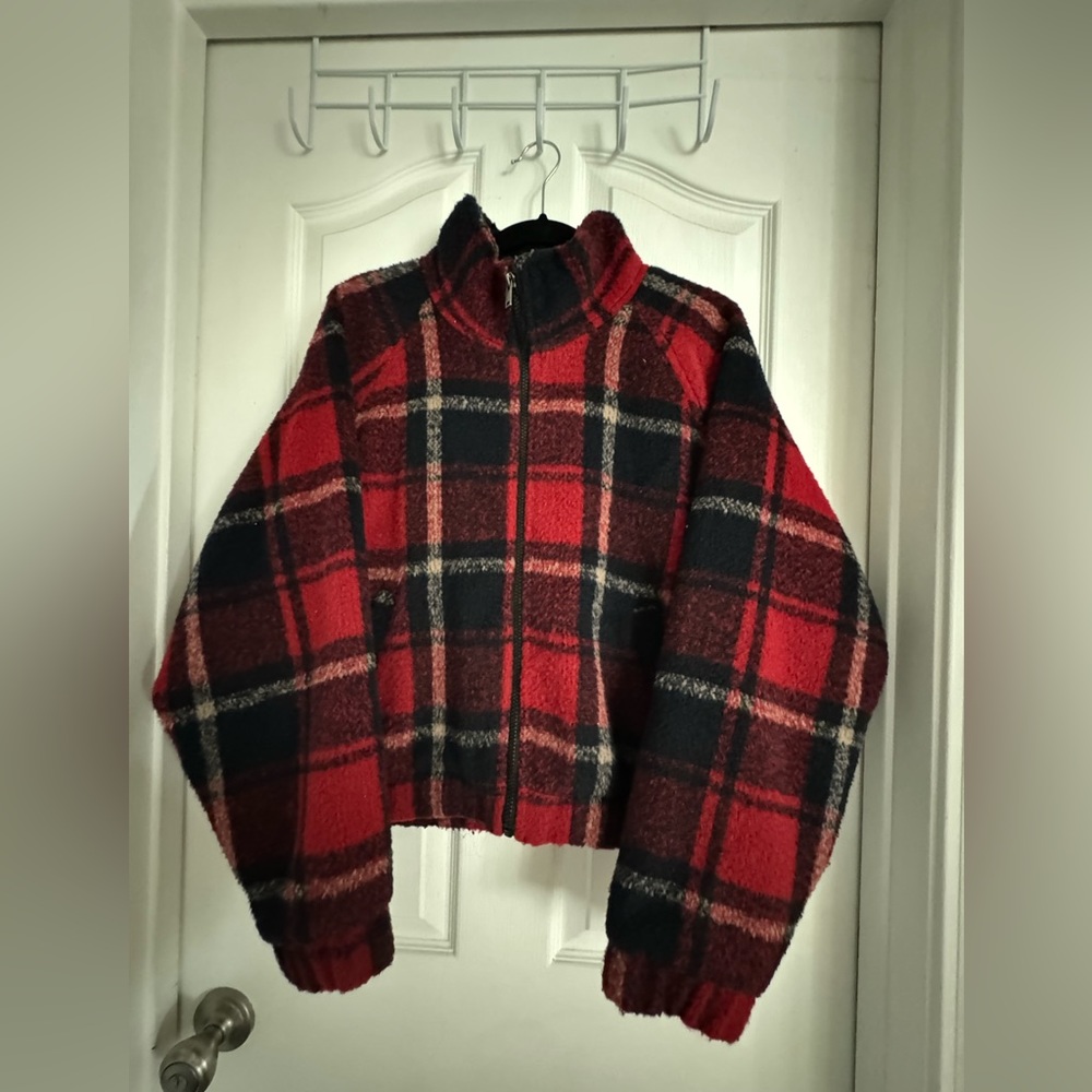 American Eagle women’s plaid fleece jacket - Picture 1 of 3